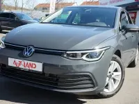 Gebraucht VW Golf VIII Life 131 PS (96 kW) 2023 Grau Limousine