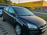 Gebraucht Ford Focus Ghia 116 PS (85 kW) 2004 Schwarz Limousine
