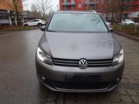 Gebraucht VW Touran 140 PS (102 kW) 2011 Grau Van / Kleinbus