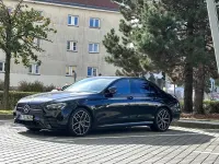 Second-hand Mercedes E220 AMG 194 CP (142 kW) 2022 Negru Berlinǎ