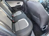 Używany Kia Ceed 100 KM (73 kW) 2014 Szary Hatchback