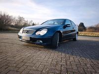 Gebraucht Mercedes C180 129 PS (94 kW) 2001 Blau Coupé