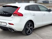 gebraucht Volvo V40 D2 - R-Design, Sportfahrwerk, Navi, 8x Alu