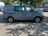 Gebraucht VW Transporter 204 PS (150 kW) 2019 Grau Van