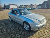 Używany Mercedes E500 Elegance 306 KM (225 kW) 2004 Srebrny Sedan/Limuzyna