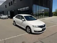 Gebraucht Skoda Rapid Ambition 95 PS (69 kW) 2019 Weiß Kleinwagen