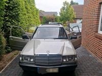 Second-hand Mercedes 190 72 CP (52 kW) 1987 Andere farben Berlinǎ