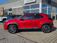 Neu Toyota Yaris Cross 131 PS (96 kW) 2026 Karminarot metallic SUV