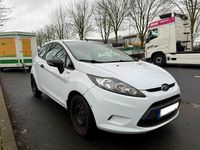 Gebraucht Ford Fiesta 60 PS (44 kW) 2012 Weiß Kleinwagen