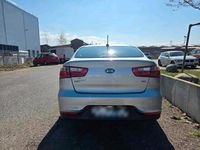 Gebraucht Kia Rio 140 PS (102 kW) 2017 Silber Limousine