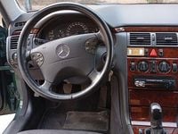 Second-hand Mercedes E200 Elegance 163 CP (119 kW) 2000 Verde Berlinǎ