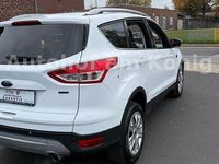 Gebraucht Ford Kuga Trend 150 PS (110 kW) 2013 Weiß SUV
