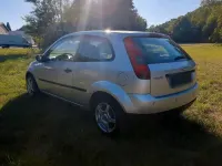 Gebraucht Ford Fiesta 60 PS (44 kW) 2004 Silber Kleinwagen