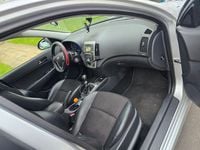 Gebraucht Hyundai i30 Edition 90 PS (66 kW) 2012 Silber Limousine