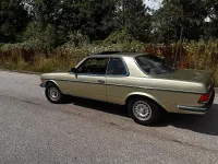 Gebraucht Mercedes 230 136 PS (100 kW) 1982 Grün Coupé