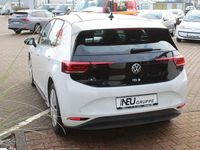 Gebraucht VW ID.3 Pro 106 kW (145 PS) 2022 Gletscherweiß metallic schwarz Kleinwagen