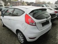Gebraucht Ford Fiesta Trend 97 PS (71 kW) 2017 Weiß Limousine