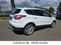 Gebraucht Ford Kuga Titanium 150 PS (110 kW) 2019 Weiß SUV
