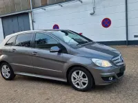 Gebraucht Mercedes B200 140 PS (102 kW) 2009 Grau Van / Kleinbus