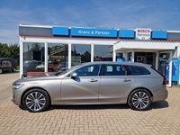 Gebraucht Volvo V90 Momentum 197 PS (144 kW) 2022 Pebble grey / metallic (metallic) Kombi