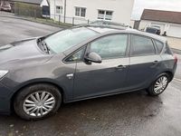 Gebraucht Opel Astra 140 PS (102 kW) 2013 Grau Limousine