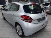 Gebraucht Peugeot 208 Allure 110 PS (80 kW) 2017 Grau Kleinwagen