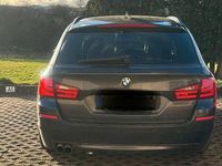 Gebraucht BMW 520 184 PS (135 kW) 2011 Schwarz Kombi