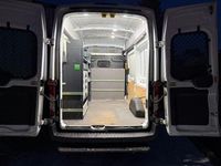 Gebraucht Ford Transit Trend 131 PS (96 kW) 2018 Weiß Van / Kleinbus
