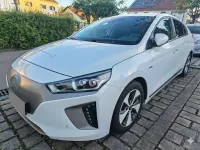 Gebraucht Hyundai Ioniq Premium 89 kW (122 PS) 2019 Weiß Kleinwagen
