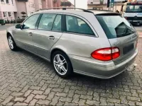 Gebraucht Mercedes E240 177 PS (130 kW) 2004 Grau Kombi