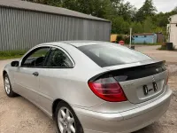 Gebraucht Mercedes C180 129 PS (94 kW) 2003 Silber Coupé