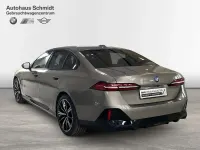 Gebraucht BMW 550e M Sport 313 PS (230 kW) 2025 Oxidgrau Limousine