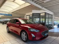 Gebraucht Ford Focus Cool & Connect 101 PS (74 kW) 2021 Rot Kombi