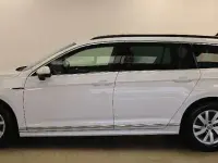 Gebraucht VW Passat R-line 150 PS (110 kW) 2020 Sonderlackierung pure white (metallic) Kombi