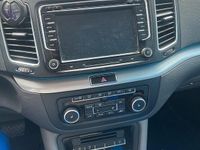 Second-hand VW Sharan 170 CP (125 kW) 2010 Alb Monovolum