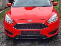 Gebraucht Ford Focus 125 PS (91 kW) 2016 Rot Kombi