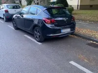 Gebraucht Opel Astra 110 PS (80 kW) 2012 Schwarz Kleinwagen