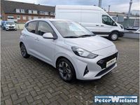 Neu Hyundai i10 Advanced 84 PS (61 kW) 2025 Grau Kleinwagen