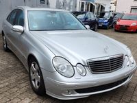 Gebraucht Mercedes E220 150 PS (110 kW) 2003 Silber Limousine