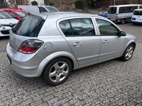 Gebraucht Opel Astra 115 PS (84 kW) 2007 Silber Limousine