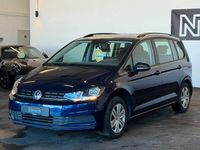Gebraucht VW Touran Trendline 110 PS (80 kW) 2016 Blau Van / Kleinbus