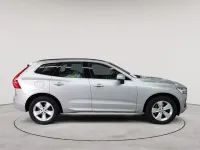 Gebraucht Volvo XC60 Momentum 197 PS (144 kW) 2022 Silver dawn metallic SUV