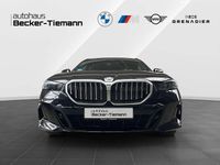 Gebraucht BMW 520 M Sport 197 PS (144 kW) 2024 Saphirschwarz Kombi