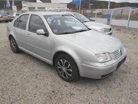 Gebraucht VW Bora Basis 101 PS (74 kW) 1999 Silber metallic Limousine