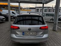 Gebraucht VW Passat Comfortline 120 PS (88 kW) 2018 Silber Kombi