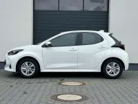 Neu Toyota Yaris Hybrid Active 116 PS (85 kW) 2026 Metallic gegen aufpreis Limousine