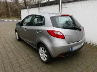 Gebraucht Mazda 2 Independence 75 PS (55 kW) 2010 Silber Kleinwagen