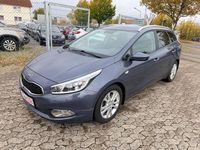 Second-hand Kia Ceed 90 CP (66 kW) 2014 Albastru Hatchback