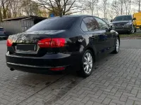 Gebraucht VW Jetta 105 PS (77 kW) 2011 Schwarz Limousine