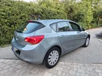 Gebraucht Opel Astra 101 PS (74 kW) 2015 Grau Limousine